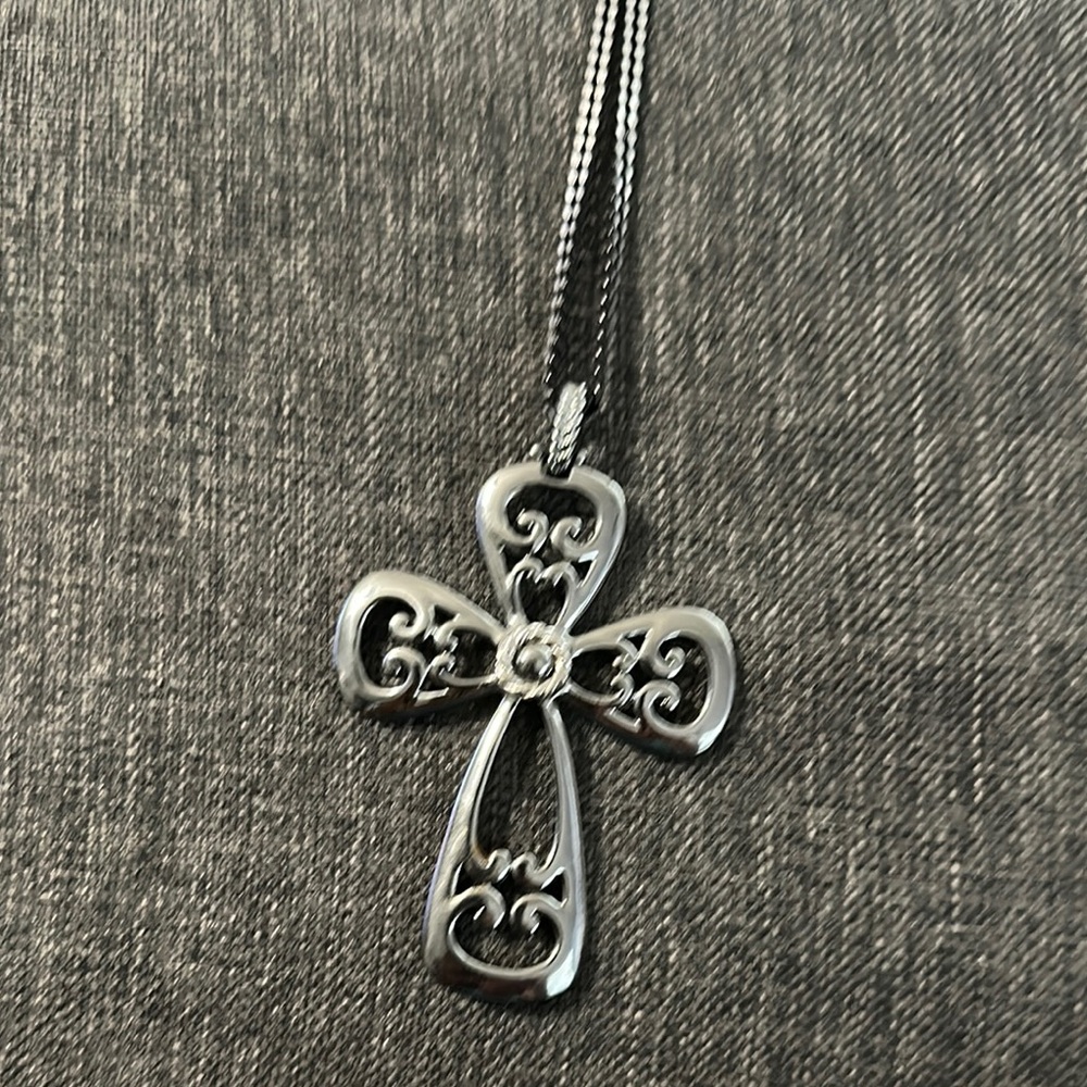 Elegant Silver Cross Pendant Necklace